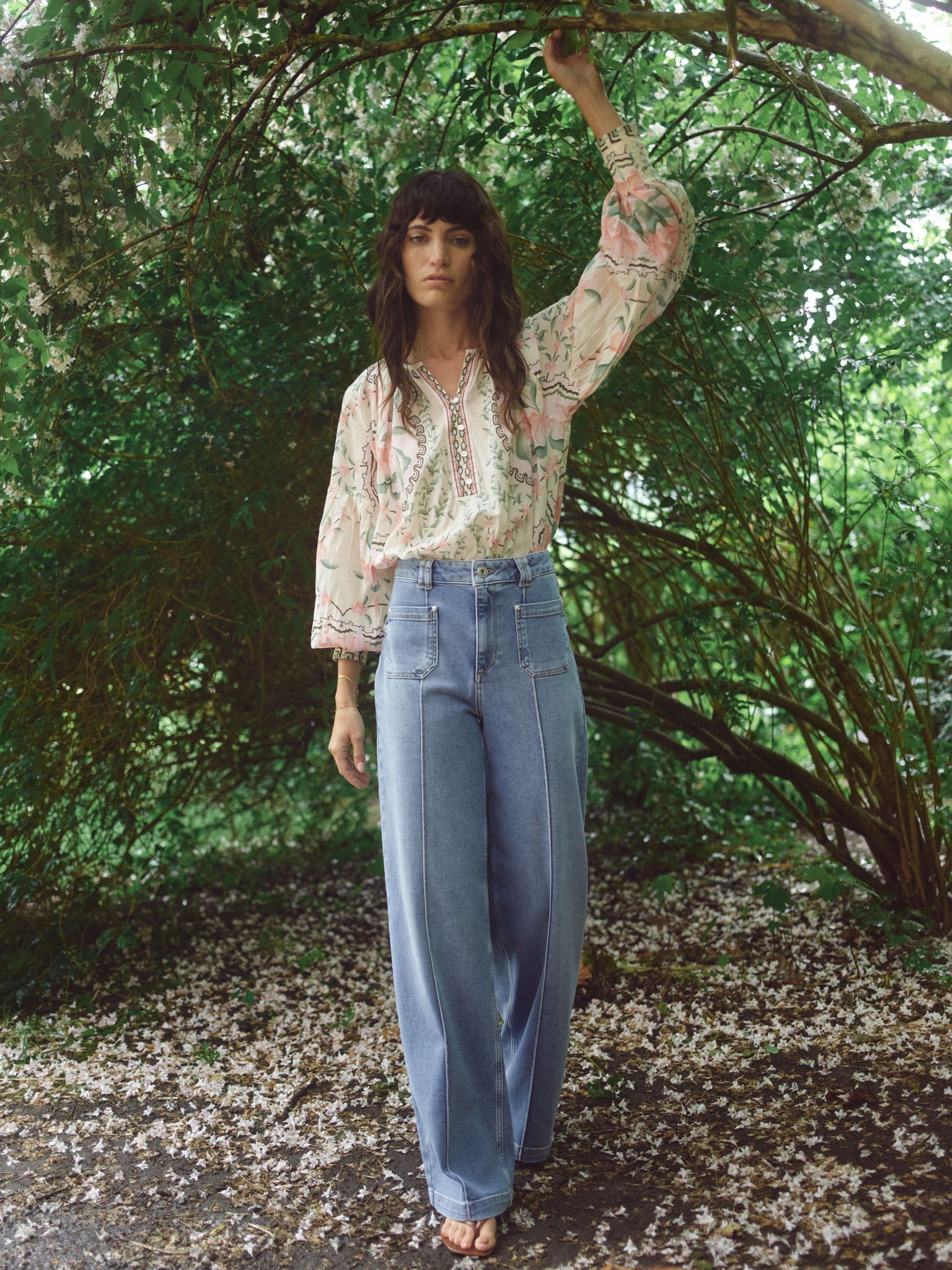 Modelshot / Light Blue / Detail